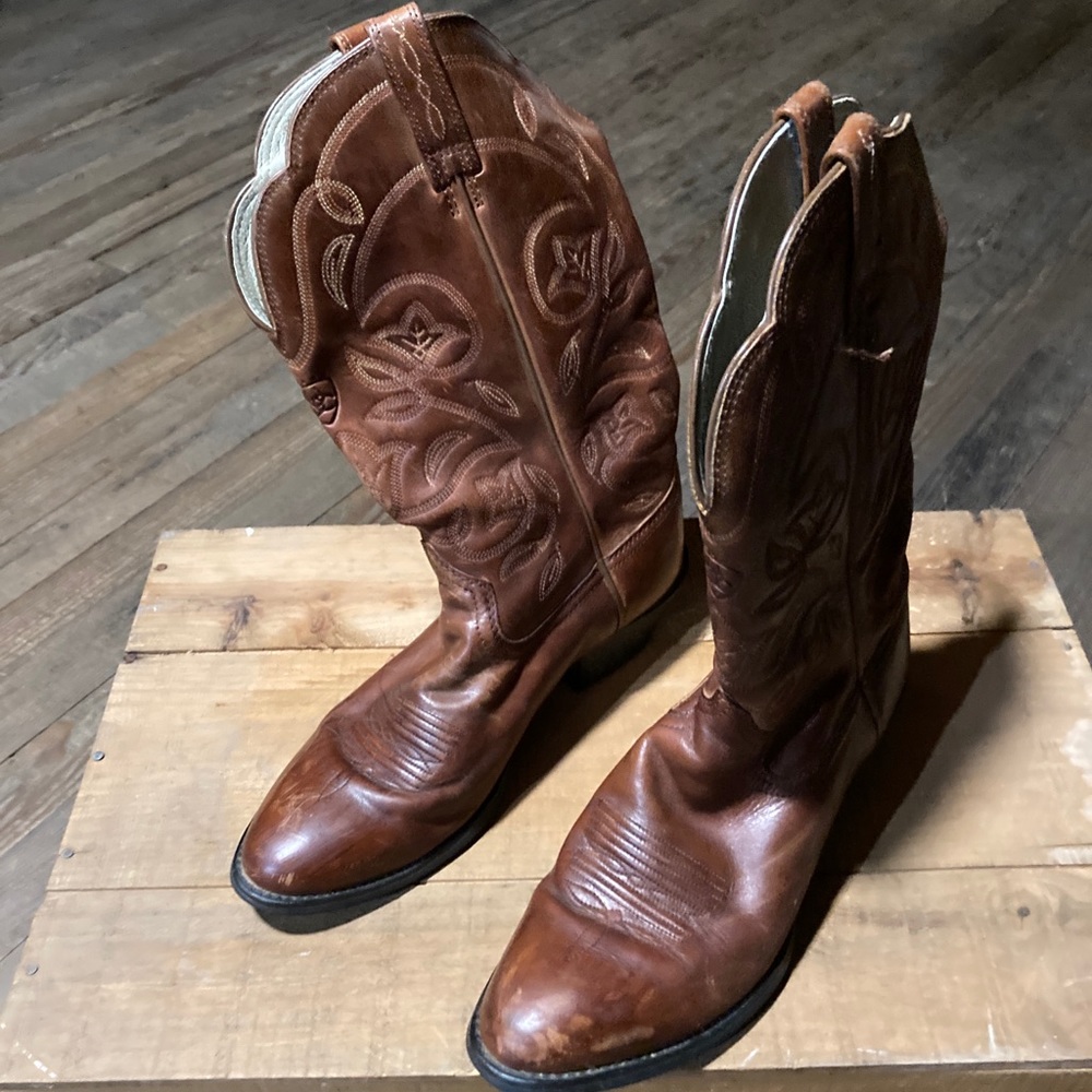 Ariat Leather Cowgirl Boots size 8 style 15702